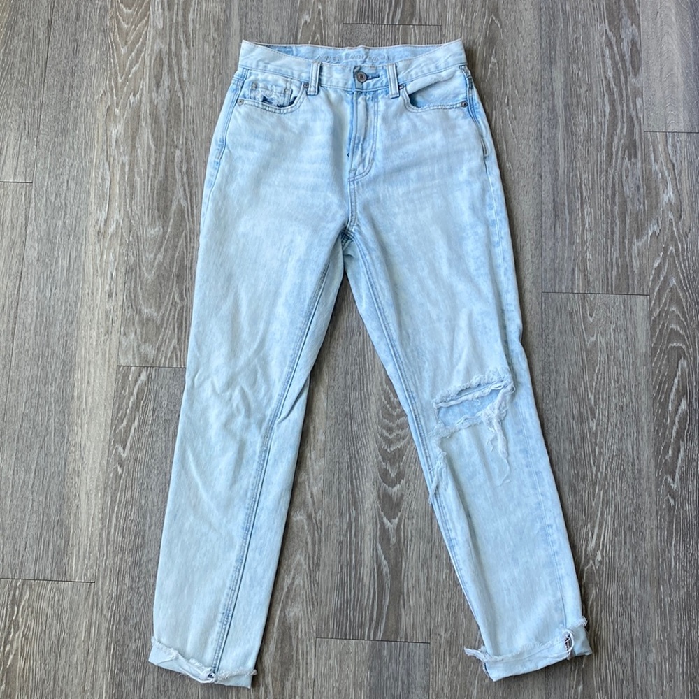 American Eagle mom jeans